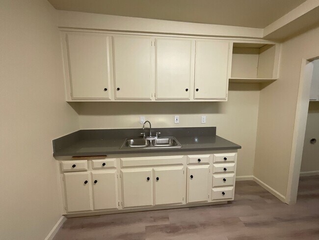 Building Photo - 7711 Fillmore Dr