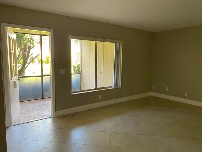 Building Photo - 109 Lake Pine Cir