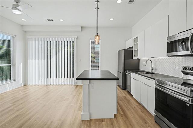 Building Photo - 2217 N Fitzhugh Ave