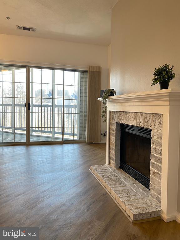 Building Photo - 600 Squire Ln