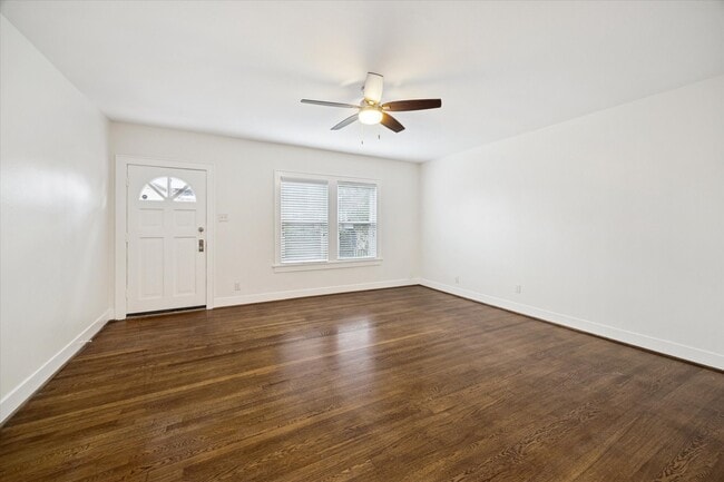 Building Photo - 1937 W McKinney St