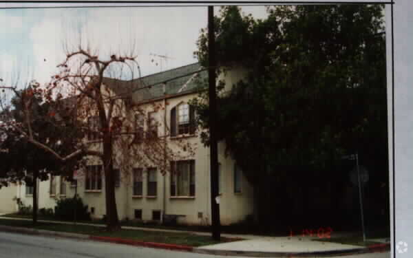 Building Photo - 405 N Spaulding Ave