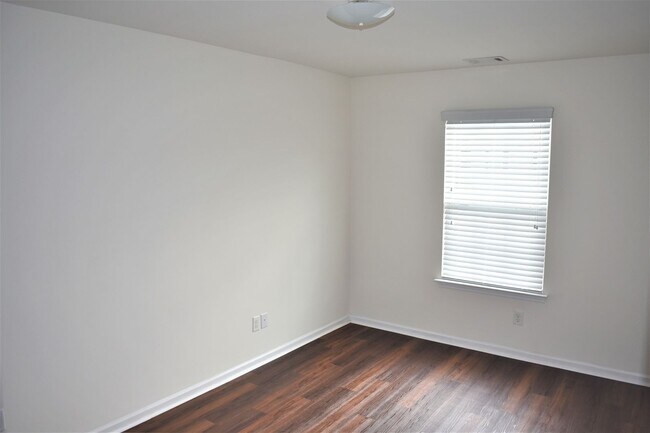 Building Photo - 75 BC