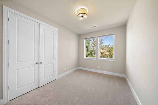 Building Photo - 4533 Polk St