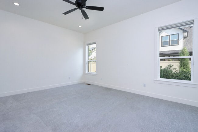 Building Photo - 12090 W Endsley St