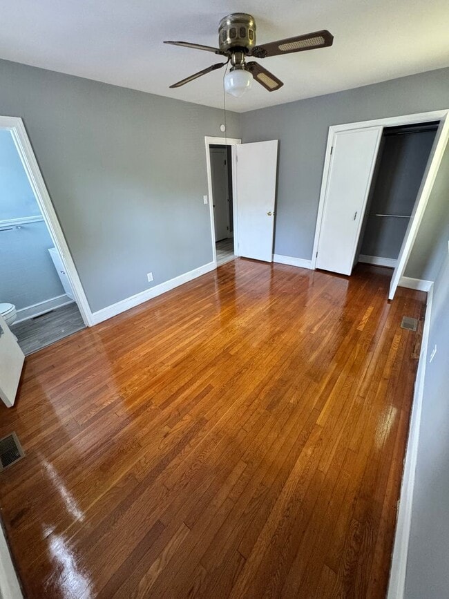 Building Photo - Cozy 4 bed 1.5 bath Ranch House in Petersburg