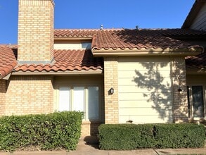 Building Photo - 113 Troy Ave