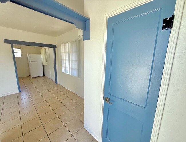 Building Photo - Two Bedroom w/ A/C, Yard and Carport