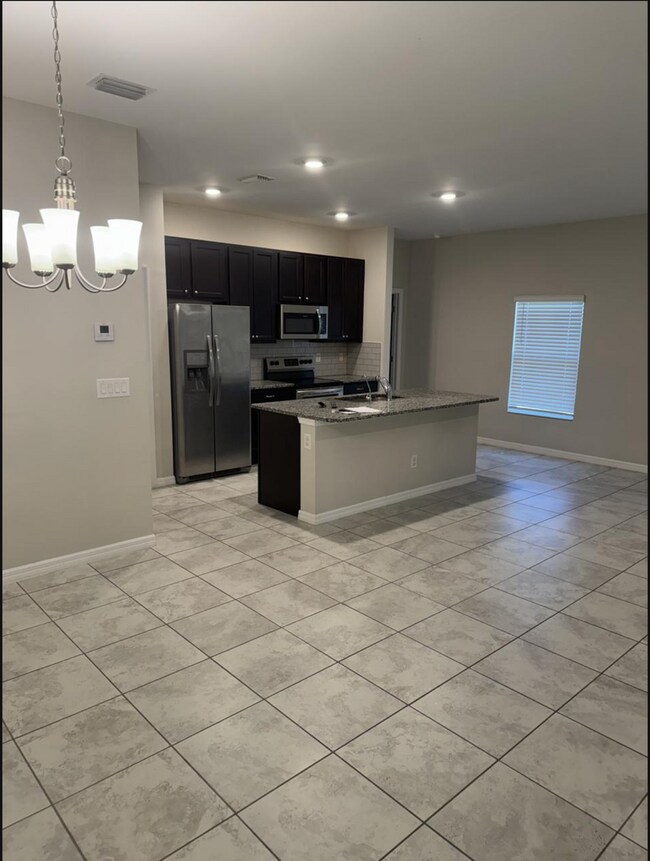 Building Photo - 3 Bedroom 2 Bathroom 2 Car Garage Home For Rent in North Port FL!