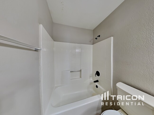 Building Photo - 23637 N 38th Dr