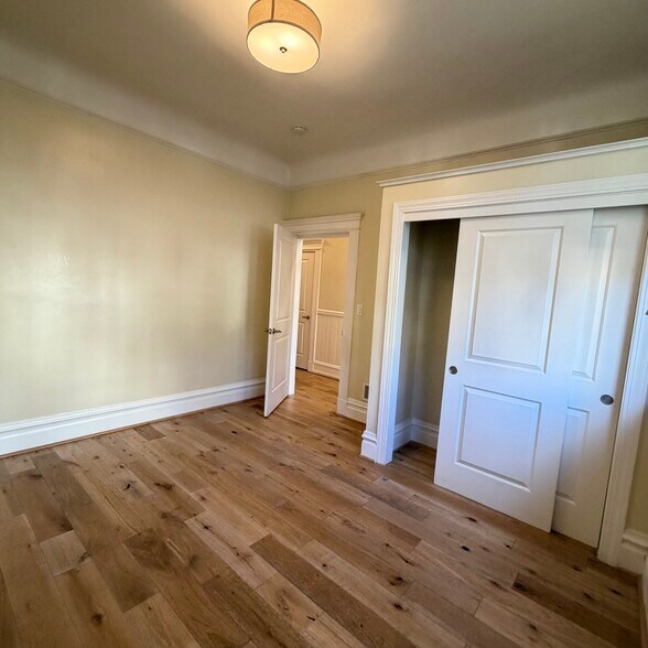 Building Photo - 2394 Bryant St