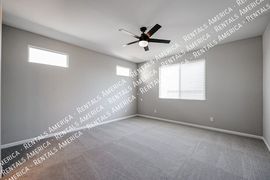 Building Photo - 17817 W Country Club Terrace