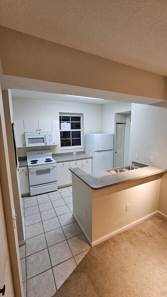 Building Photo - 1152 University Blvd