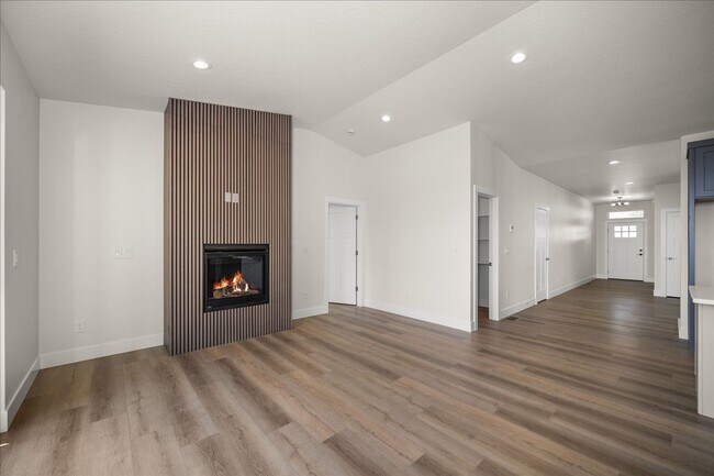 Building Photo - $3,375 - 4 Bed / 3 Bath Gorgeous Brand New Build Home with Beautiful Views