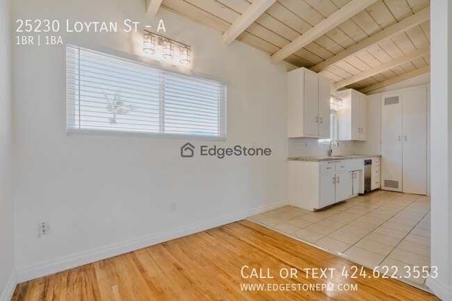 Building Photo - 25230 Loytan St