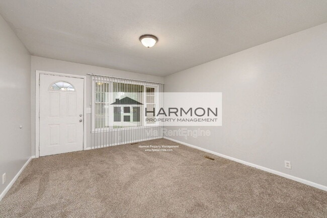 Building Photo - 4516 S Elizabeth Ave