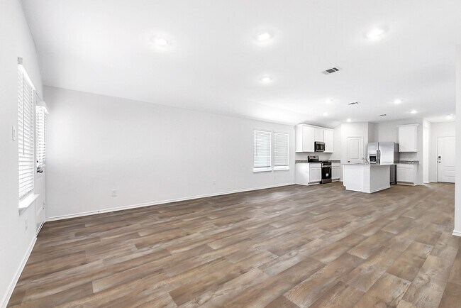 Building Photo - 3710 Turnpike Dr