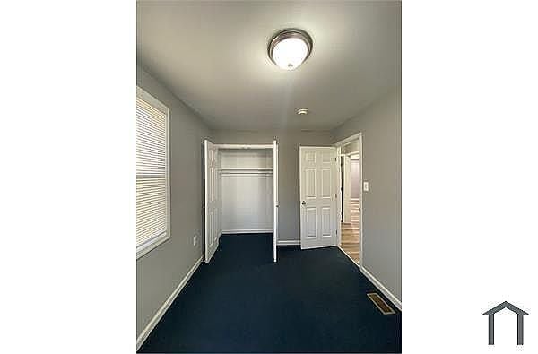 Building Photo - 4 Bedroom detached house