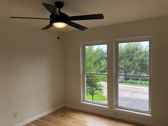 Building Photo - 809 Malabar St