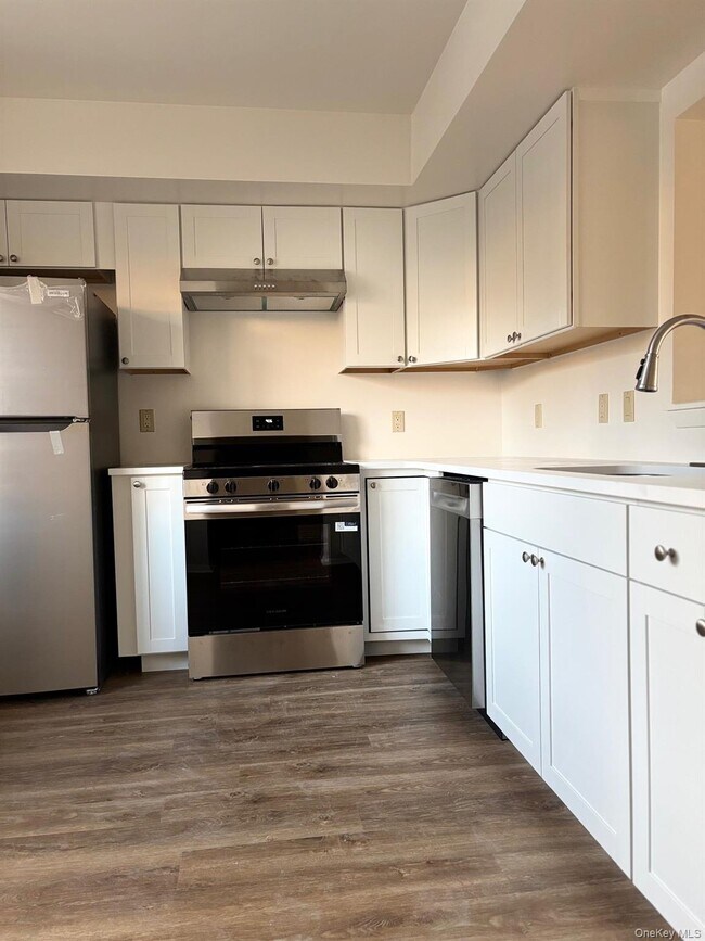 Building Photo - 8004 Chelsea Cove N