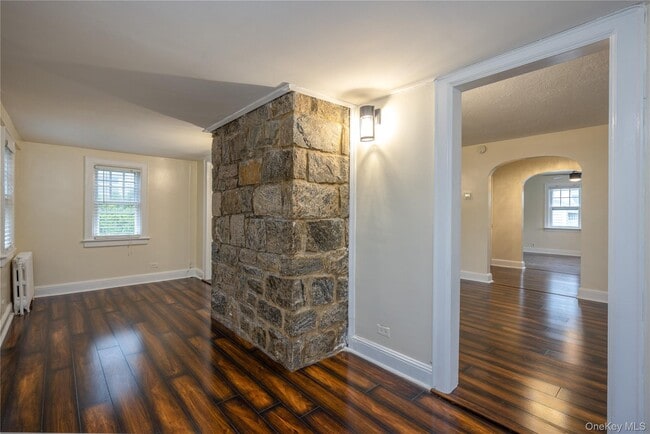 Building Photo - 154 Bell Rd
