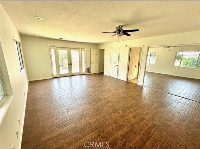 Building Photo - 422 E 18th St