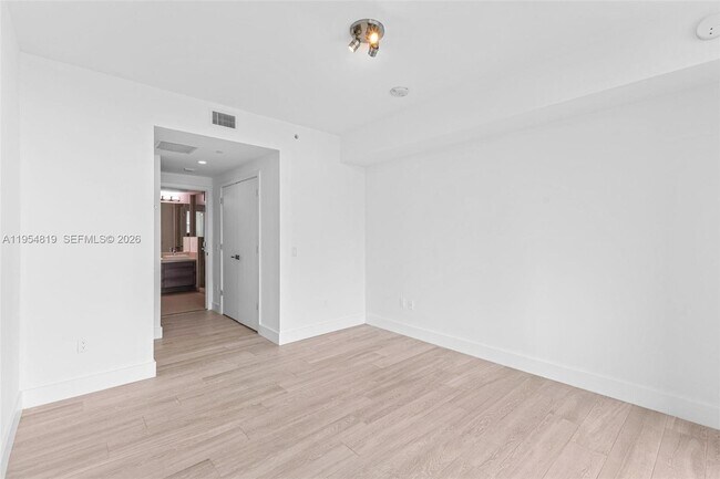 Building Photo - 1080 Brickell Ave