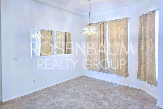 Building Photo - Stunning 2-beds, 2-baths home located in t...