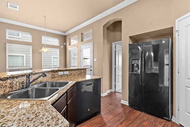 Building Photo - 3310 Greyfriar Dr
