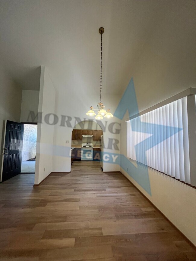 Building Photo - 3 Bedroom Home in Telshor area!