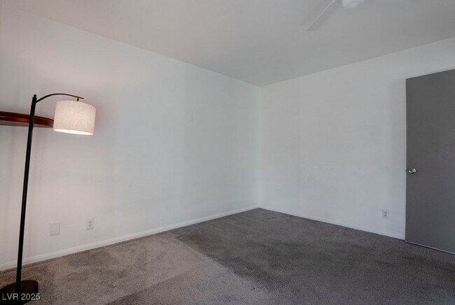 Building Photo - 908 Bonita Ave