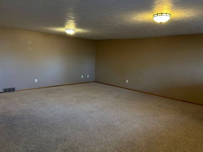 Building Photo - Spacious West Side Gem with Modern Comforts and Endless Possibilities!