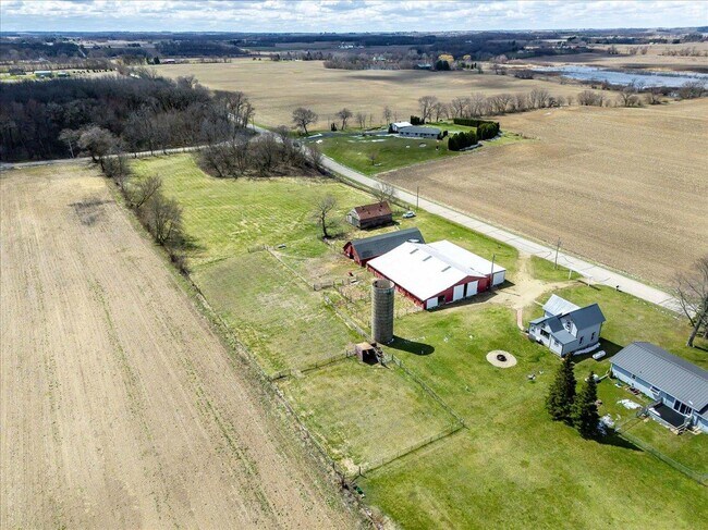 Building Photo - 34 N Union Rd