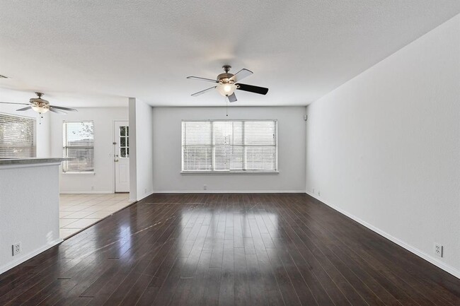 Building Photo - 480 Camelia Pkwy