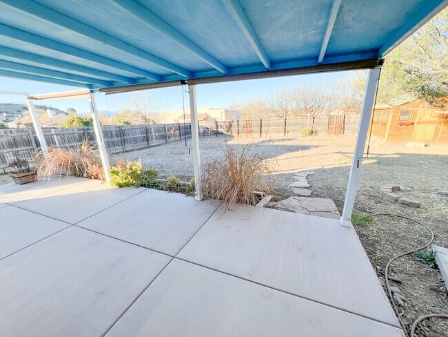 Building Photo - HOUSE-RIMROCK- GREENHOUSE/SHED INCLUDED