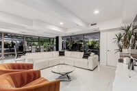 Building Photo - 7121 E Rancho Vista Dr