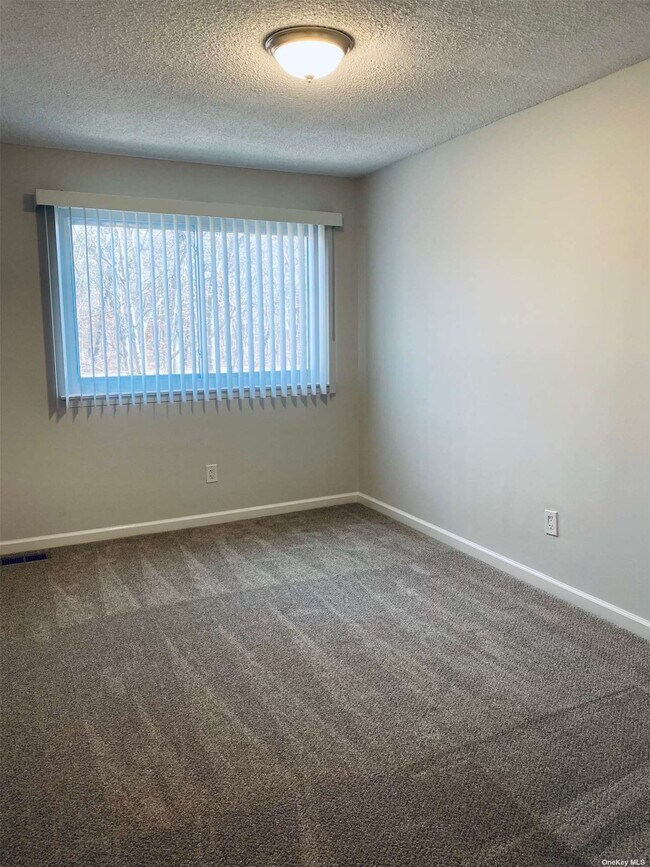 Building Photo - 232 Springmeadow Dr