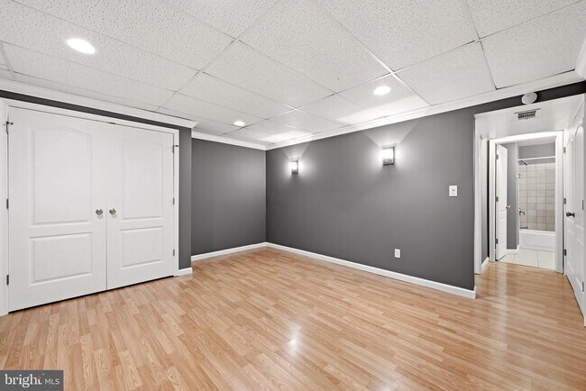 Building Photo - 112 Chatham Square