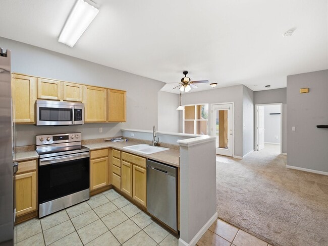 Building Photo - Bright & Inviting 1st Floor Condo for Rent!