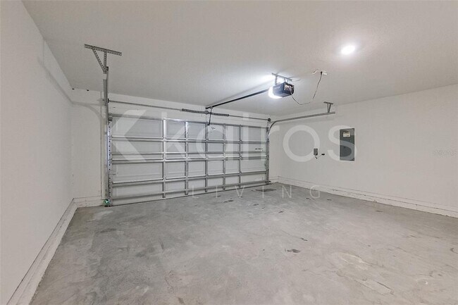 Building Photo - 4451 SW 85 Ln