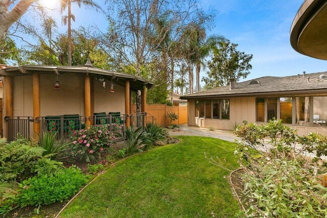 Building Photo - 6115 Manzanillo Dr