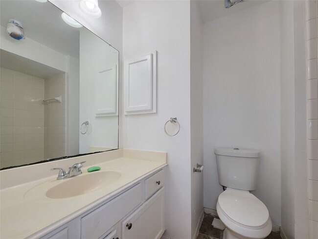 Building Photo - 16807 Sussex Dr