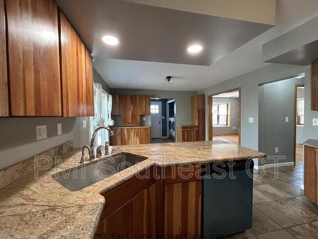 Building Photo - 349 West Rd