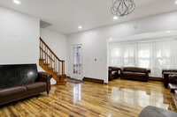Building Photo - 102 Briscoe Ave