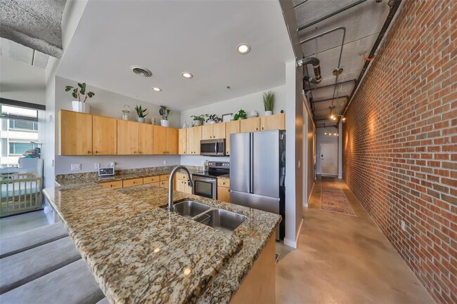 Building Photo - 175 2nd St S