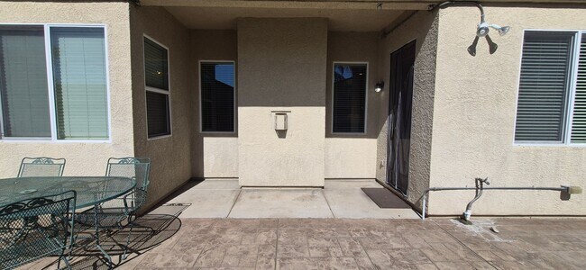 Building Photo - 1085 Crystal Springs Dr