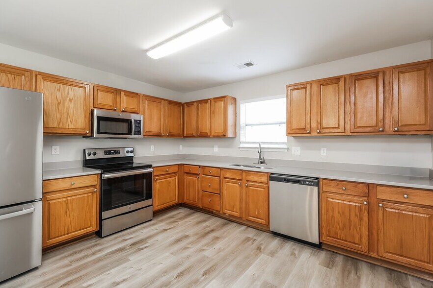 Building Photo - 814 Oakshire Cir