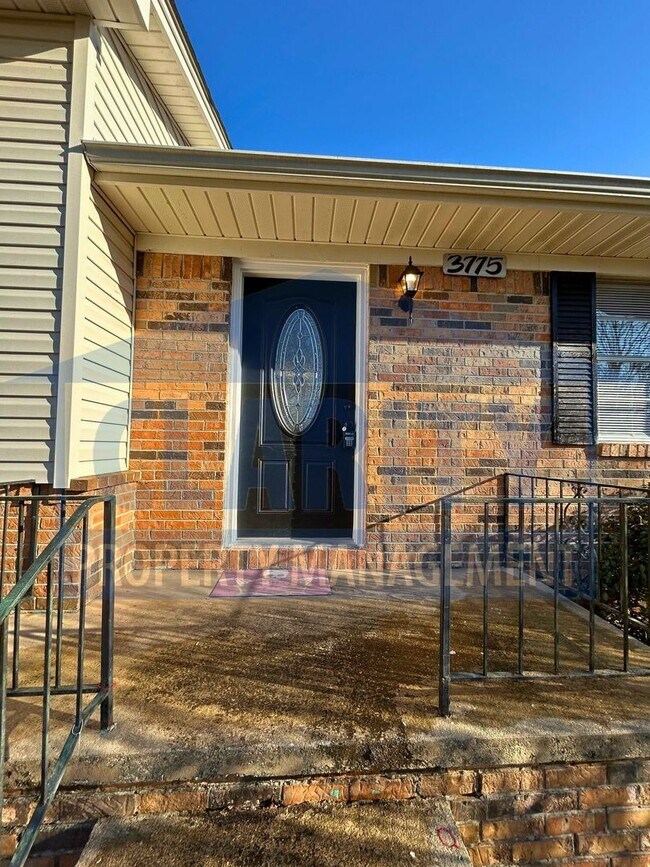 Building Photo - Super cute 3 bedroom house!!