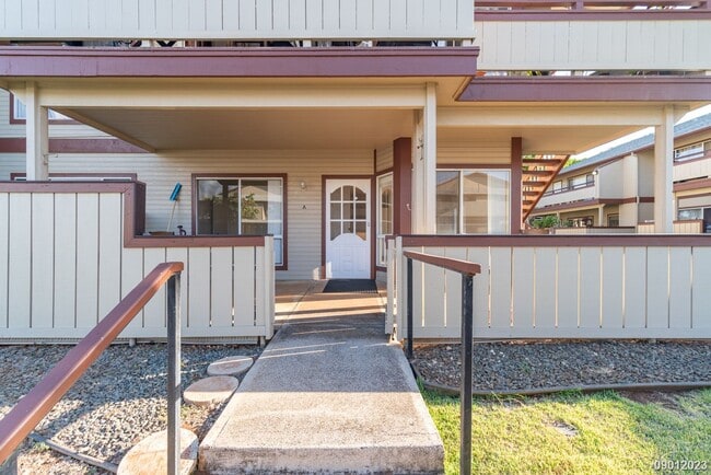 Building Photo - Palm Court, $2645, 2br/2ba Townhouse w/2 p...