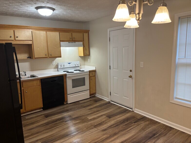 Kitchen - 97 Lily Dr Apt I, Lily Drive Apartments